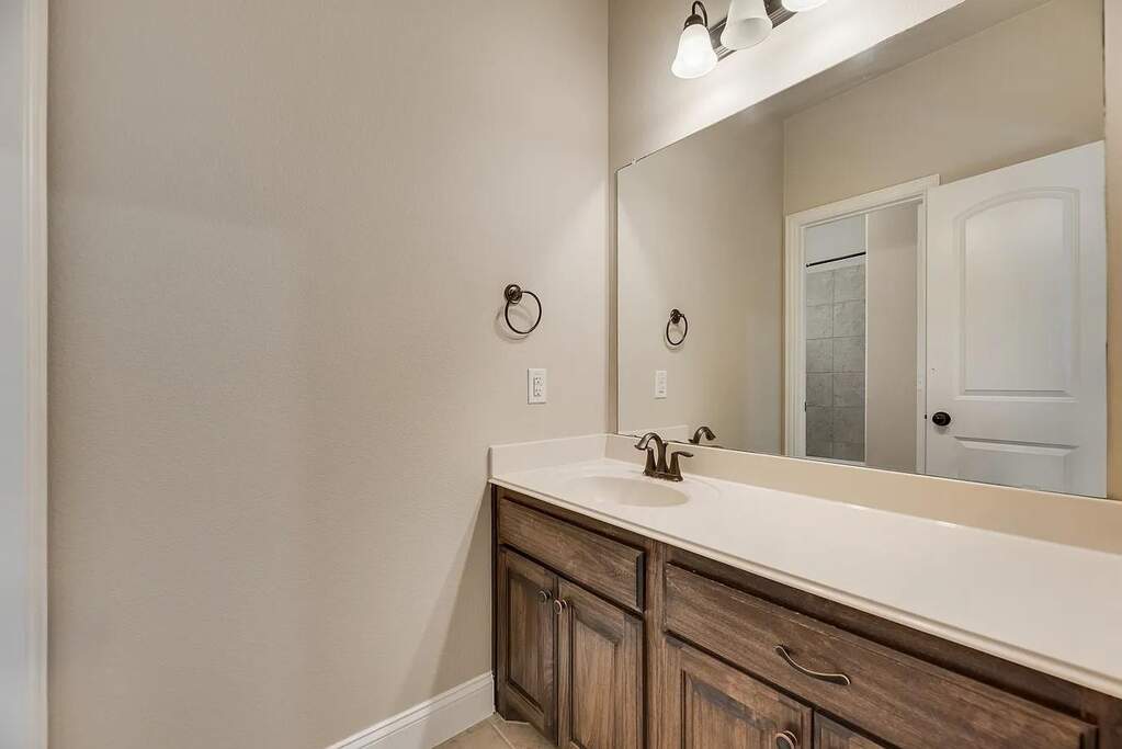 4 Bedroom Single Family Home/House's Image 19