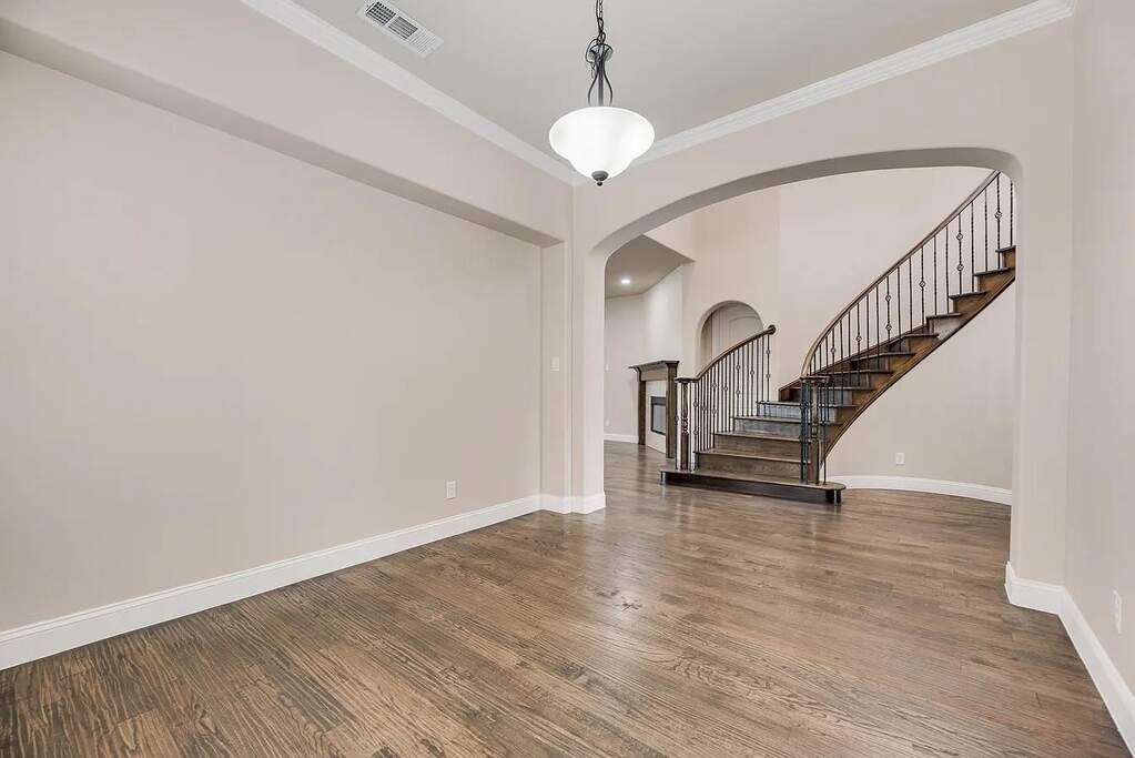 4 Bedroom Single Family Home/House's Image 3