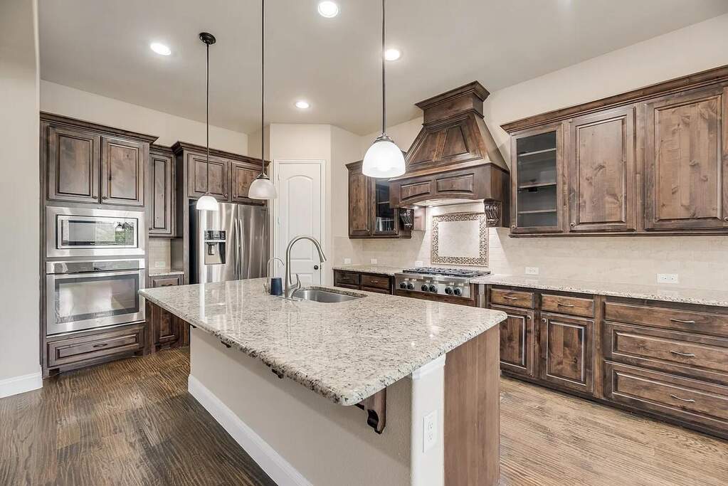 4 Bedroom Single Family Home/House's Image 4