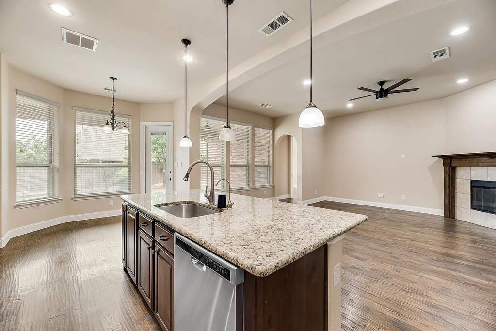 4 Bedroom Single Family Home/House's Image 6