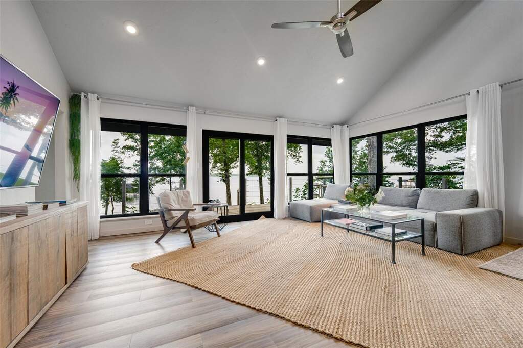 3 Bedroom Single Family Home/House's Image 7