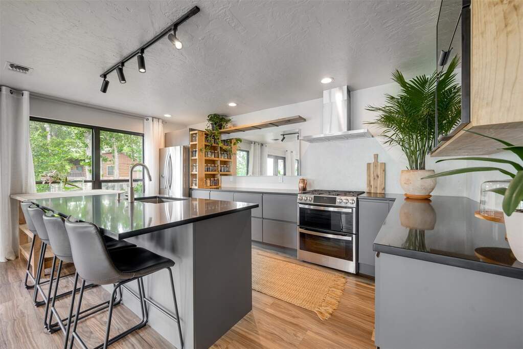 3 Bedroom Single Family Home/House's Image 10