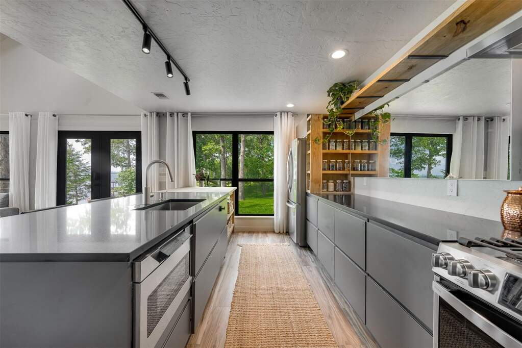 3 Bedroom Single Family Home/House's Image 11