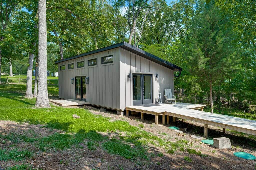 3 Bedroom Single Family Home/House's Image 23