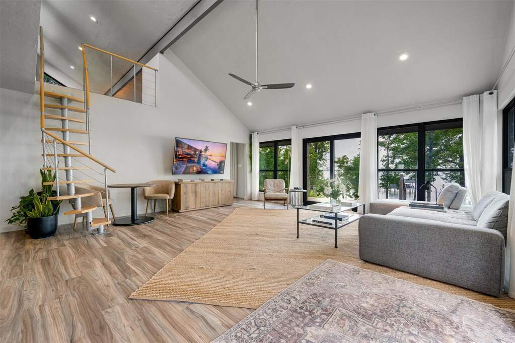 3 Bedroom Single Family Home/House's Image 4