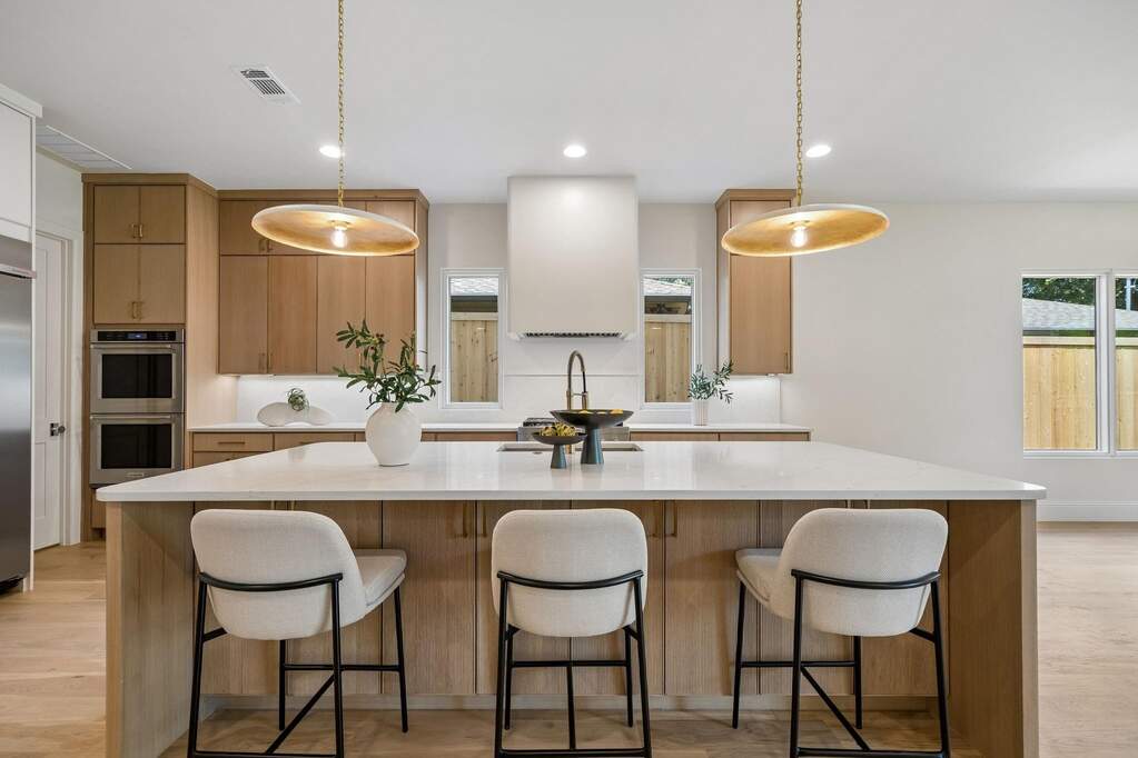 4 Bedroom Single Family Home/House's Image 11