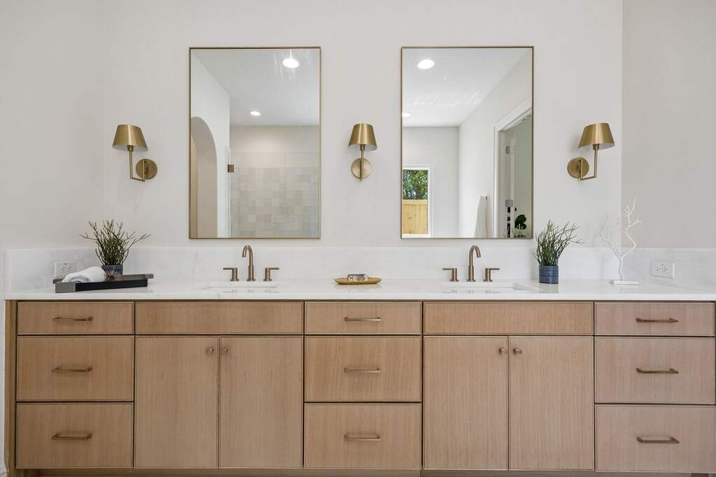 4 Bedroom Single Family Home/House's Image 18