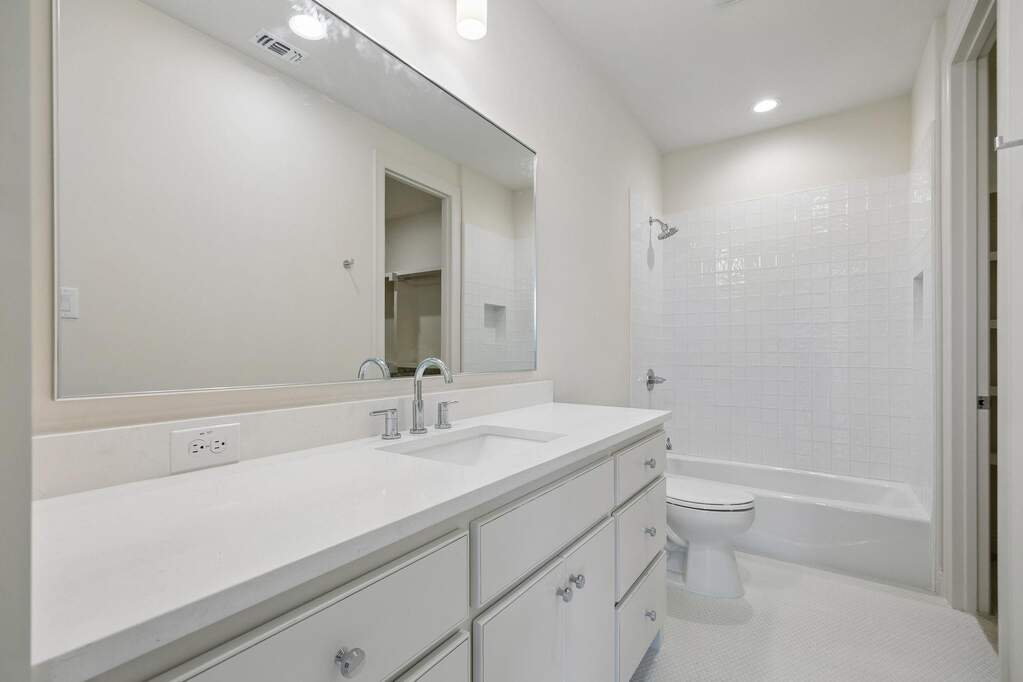 4 Bedroom Single Family Home/House's Image 24