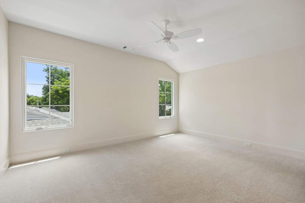 4 Bedroom Single Family Home/House's Image 25
