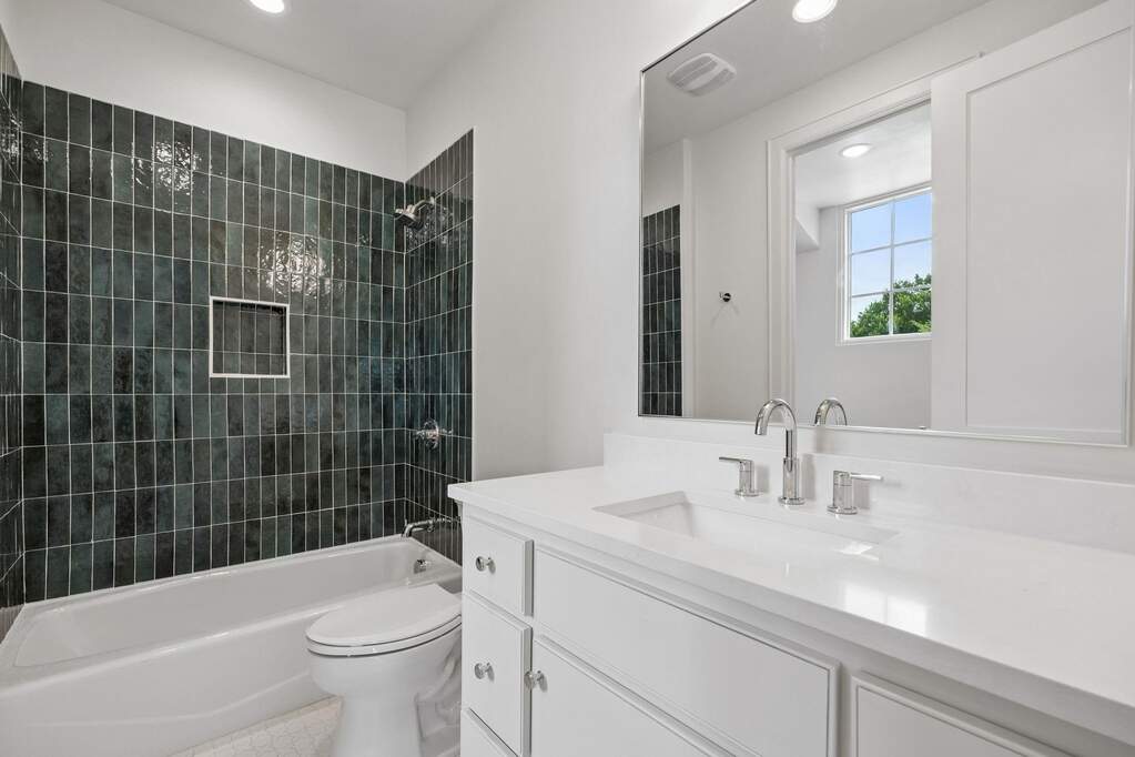 4 Bedroom Single Family Home/House's Image 26