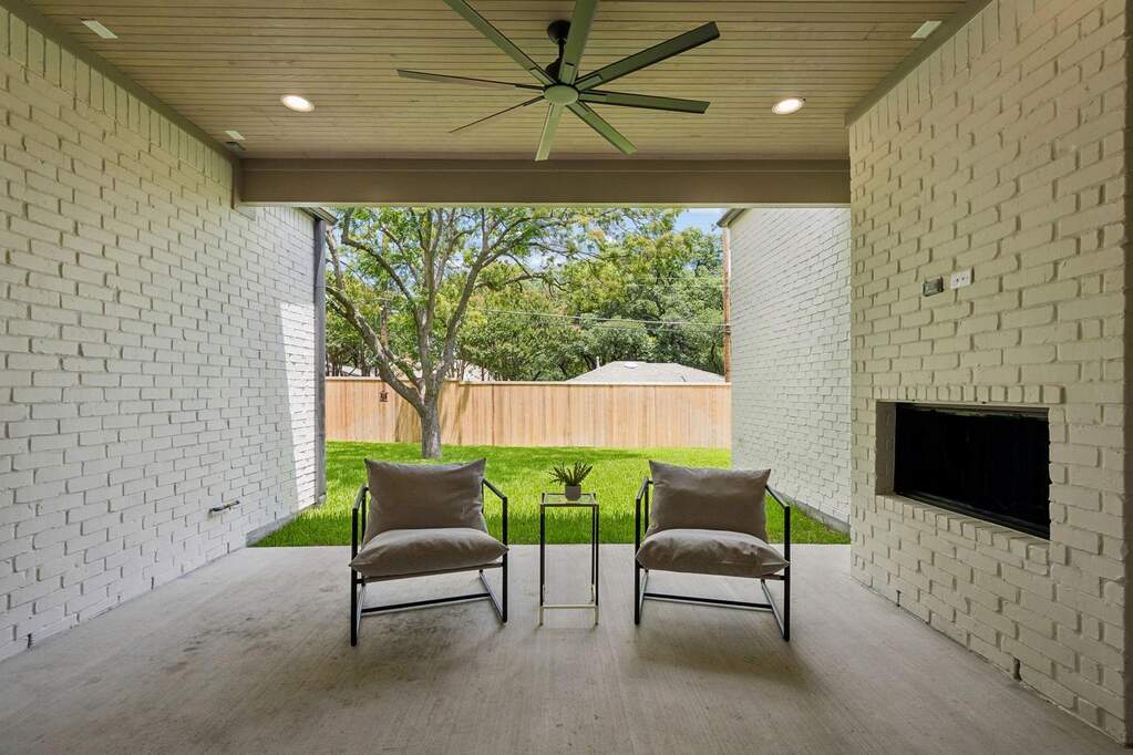 4 Bedroom Single Family Home/House's Image 32