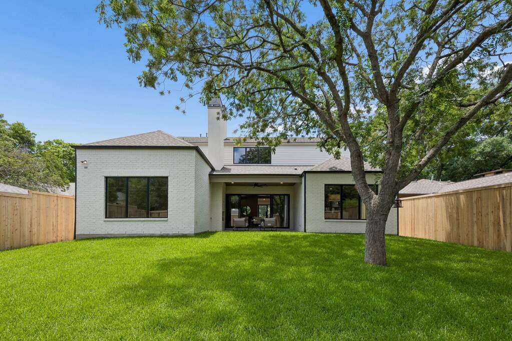 4 Bedroom Single Family Home/House's Image 34