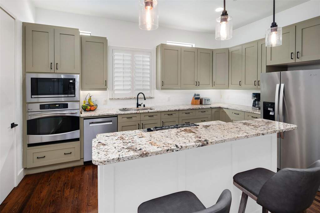 2 Bedroom Apartment/Flat's Image 3