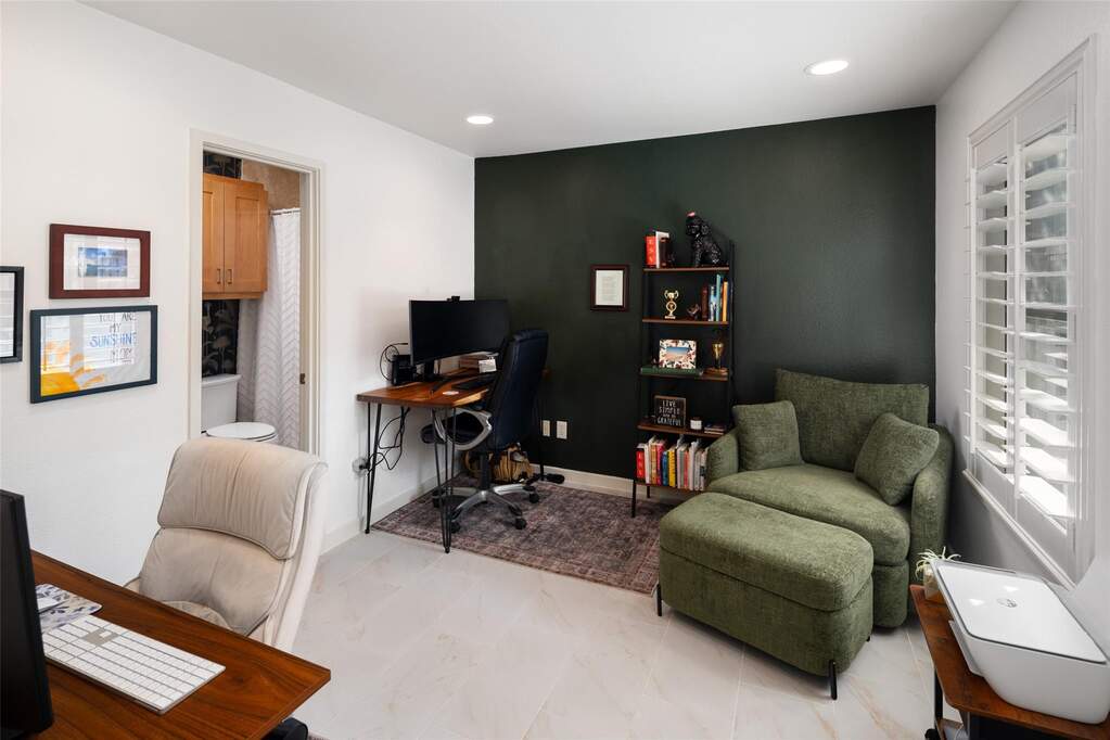 2 Bedroom Apartment/Flat's Image 6