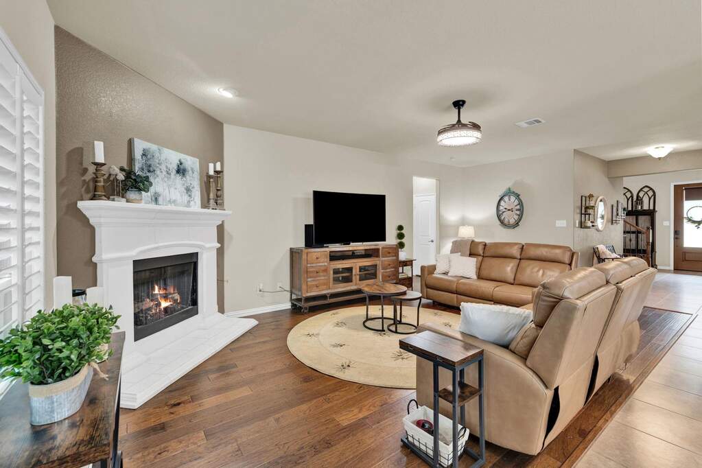5 Bedroom Single Family Home/House's Image 7