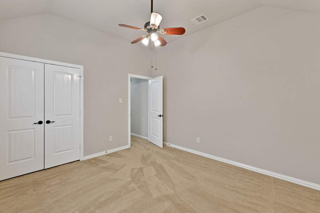 5 Bedroom Single Family Home/House's Image 23