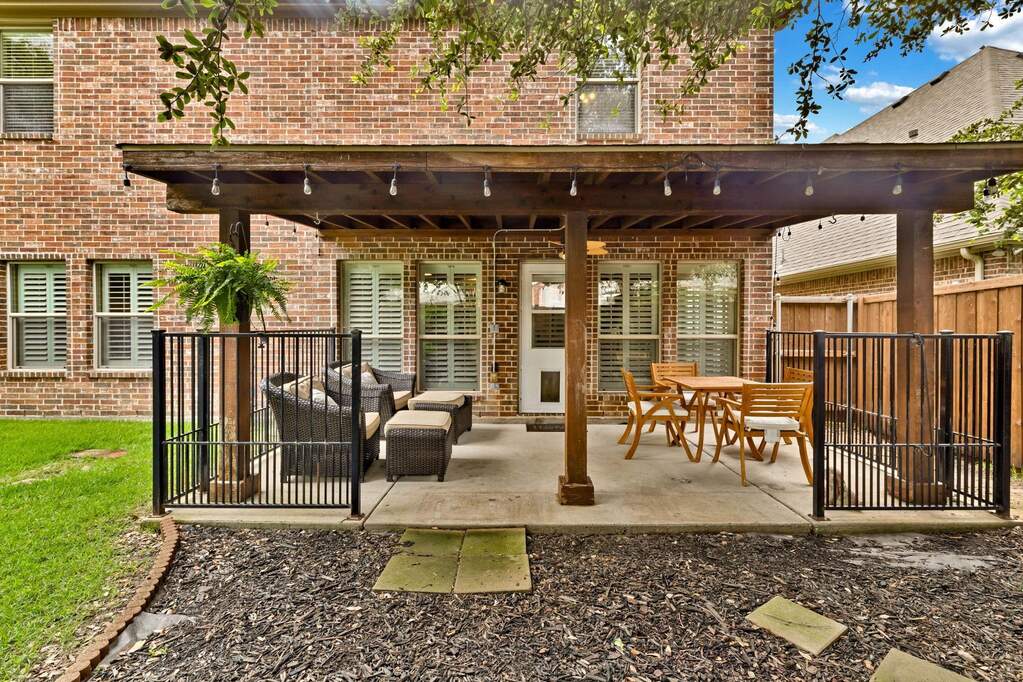 5 Bedroom Single Family Home/House's Image 29