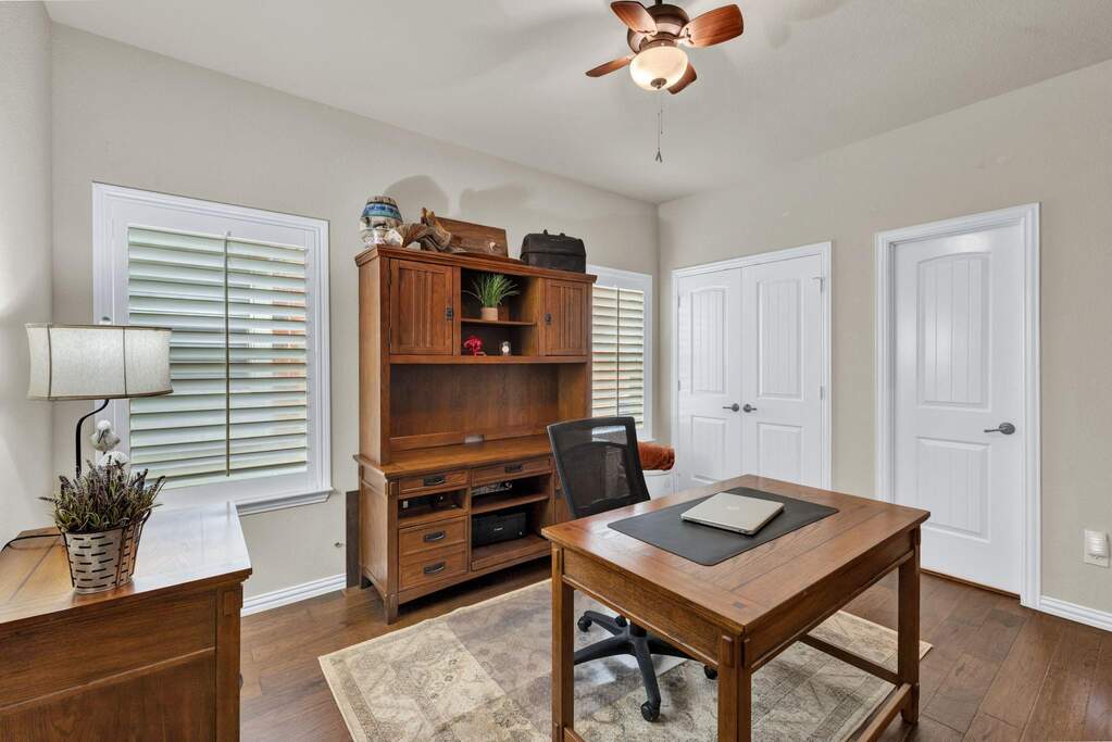 5 Bedroom Single Family Home/House's Image 4