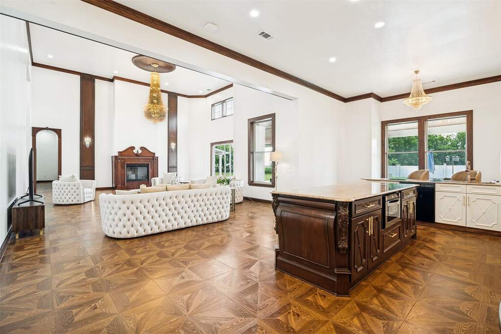 4 Bedroom Single Family Home/House's Image 12
