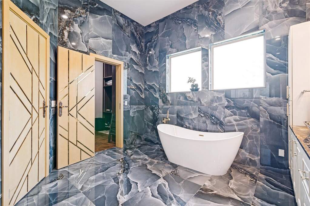 4 Bedroom Single Family Home/House's Image 18
