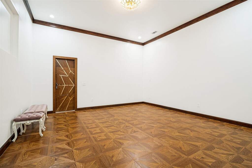 4 Bedroom Single Family Home/House's Image 23