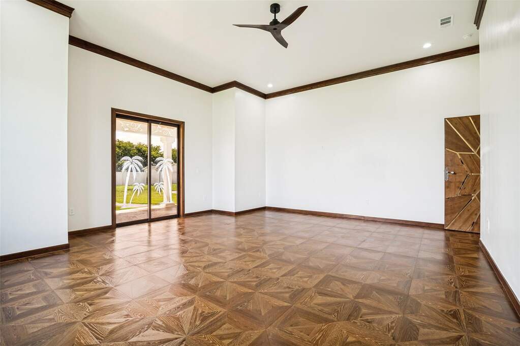 4 Bedroom Single Family Home/House's Image 28