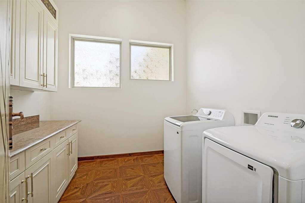 4 Bedroom Single Family Home/House's Image 31