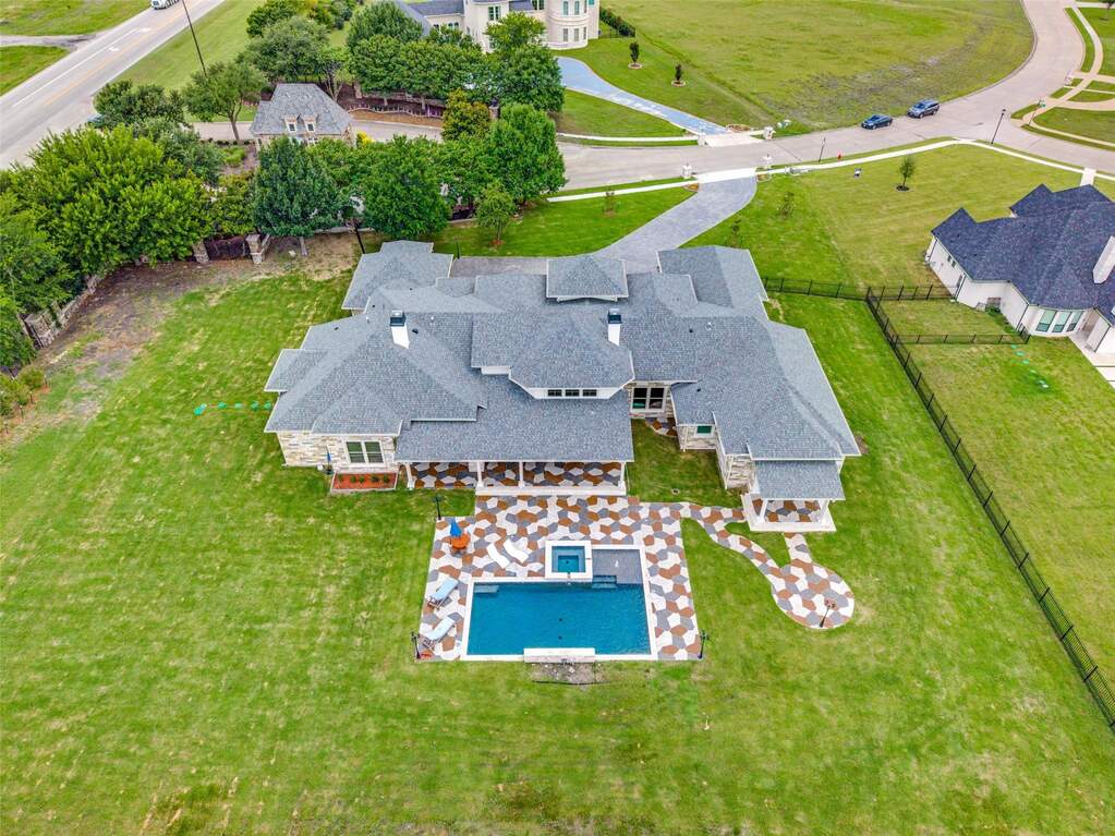 4 Bedroom Single Family Home/House's Image 36