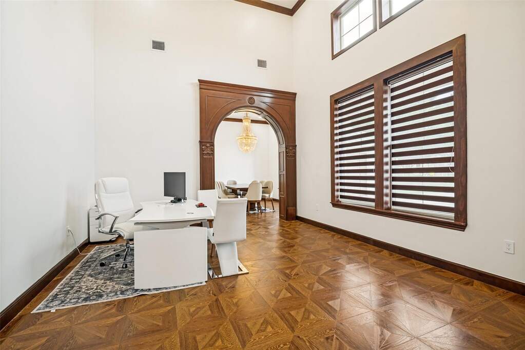 4 Bedroom Single Family Home/House's Image 5