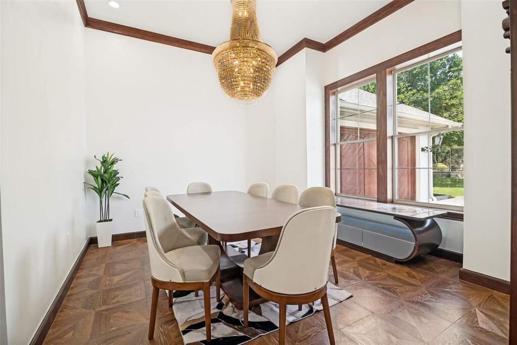 4 Bedroom Single Family Home/House's Image 6