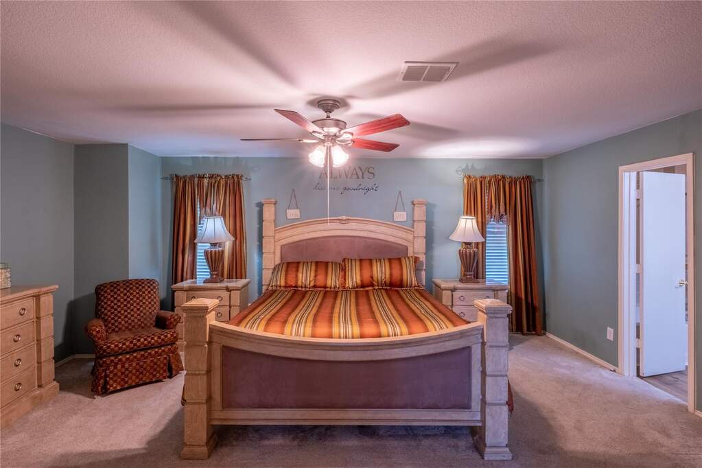 4 Bedroom Single Family Home/House's Image 12