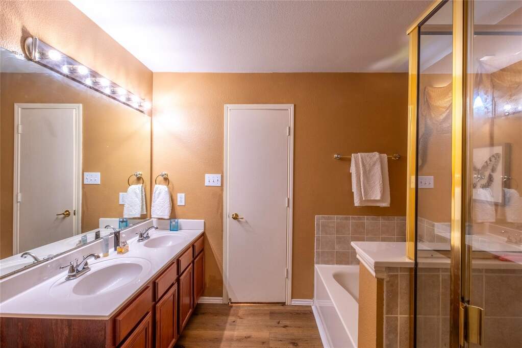 4 Bedroom Single Family Home/House's Image 14