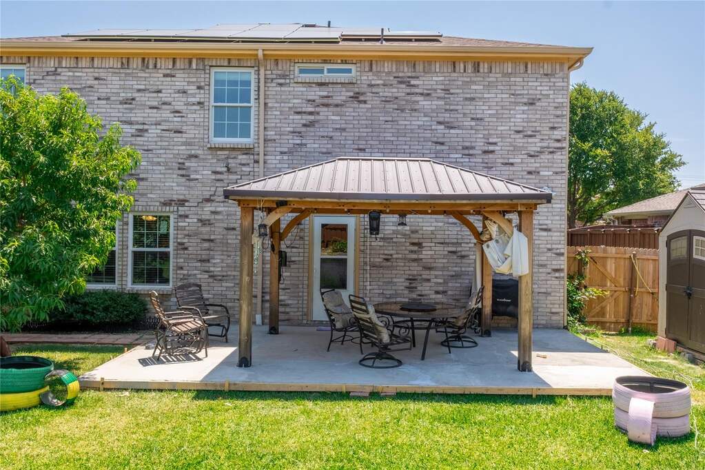 4 Bedroom Single Family Home/House's Image 16