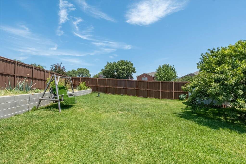 4 Bedroom Single Family Home/House's Image 25
