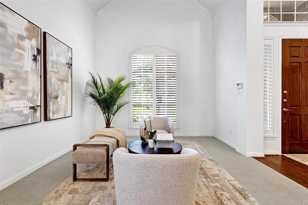 4 Bedroom Single Family Home/House's Image 7