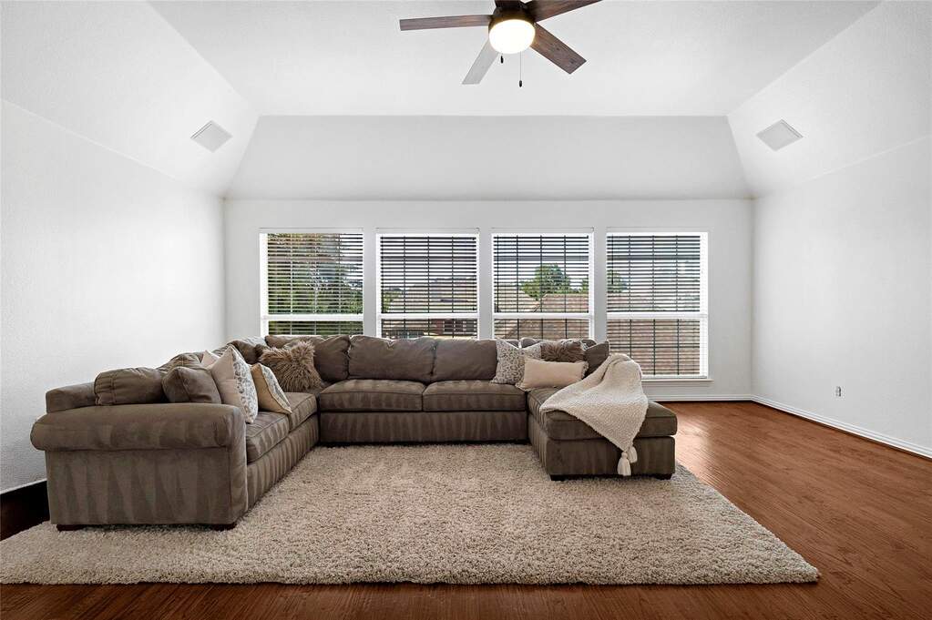 4 Bedroom Single Family Home/House's Image 24