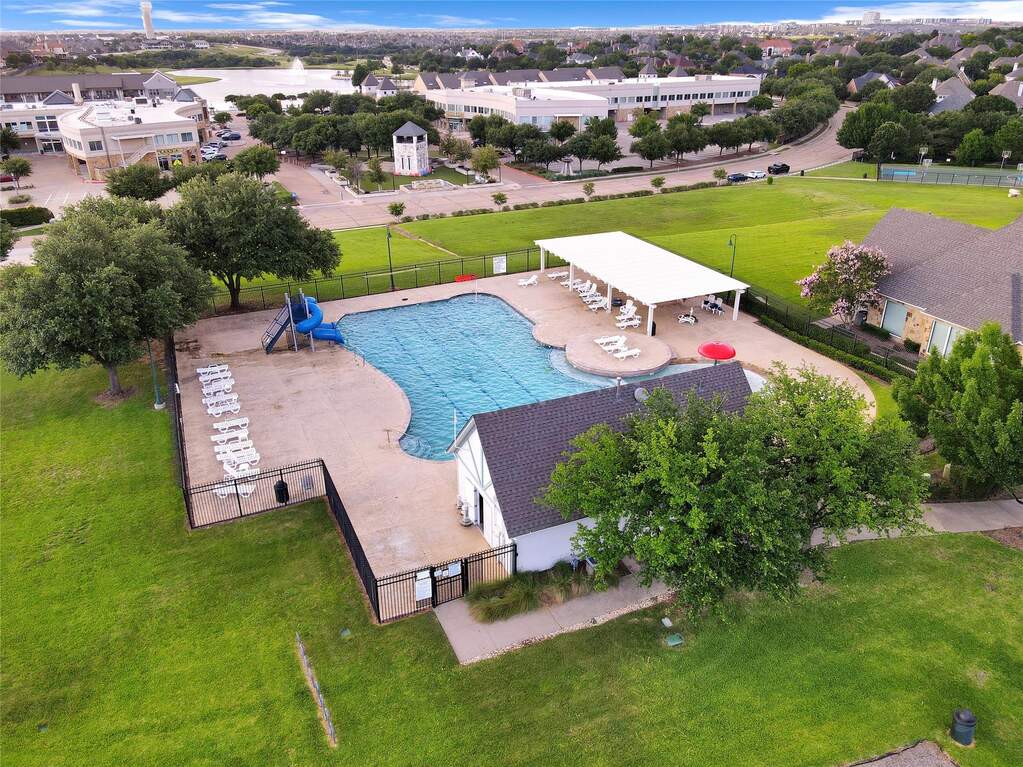 4 Bedroom Single Family Home/House's Image 33
