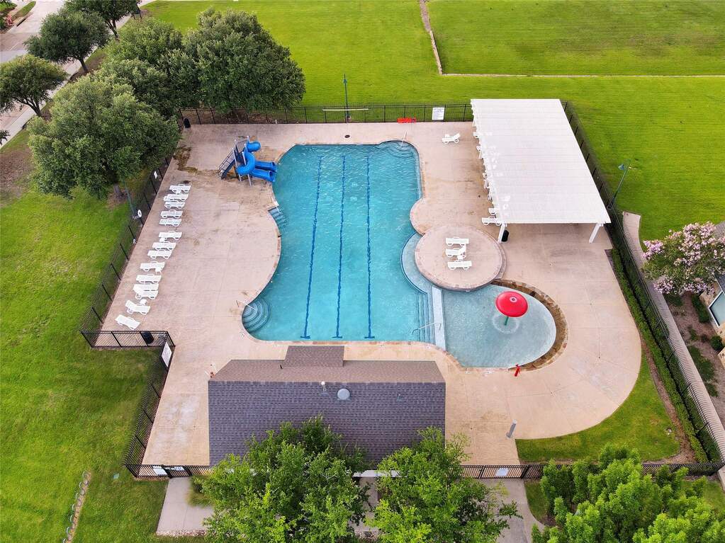 4 Bedroom Single Family Home/House's Image 34