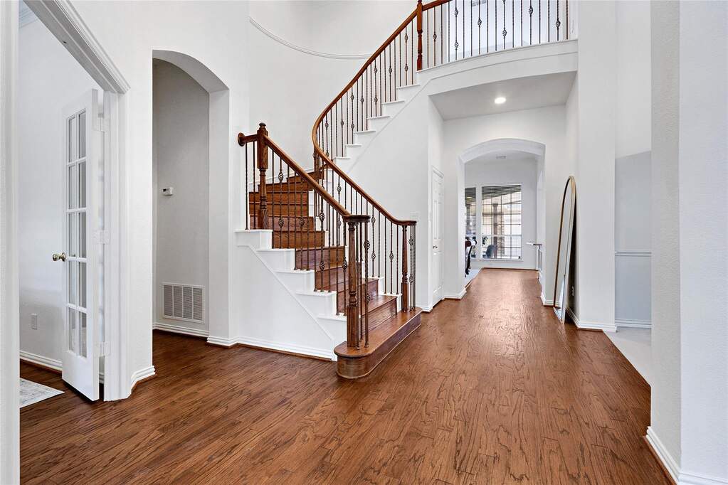 4 Bedroom Single Family Home/House's Image 4