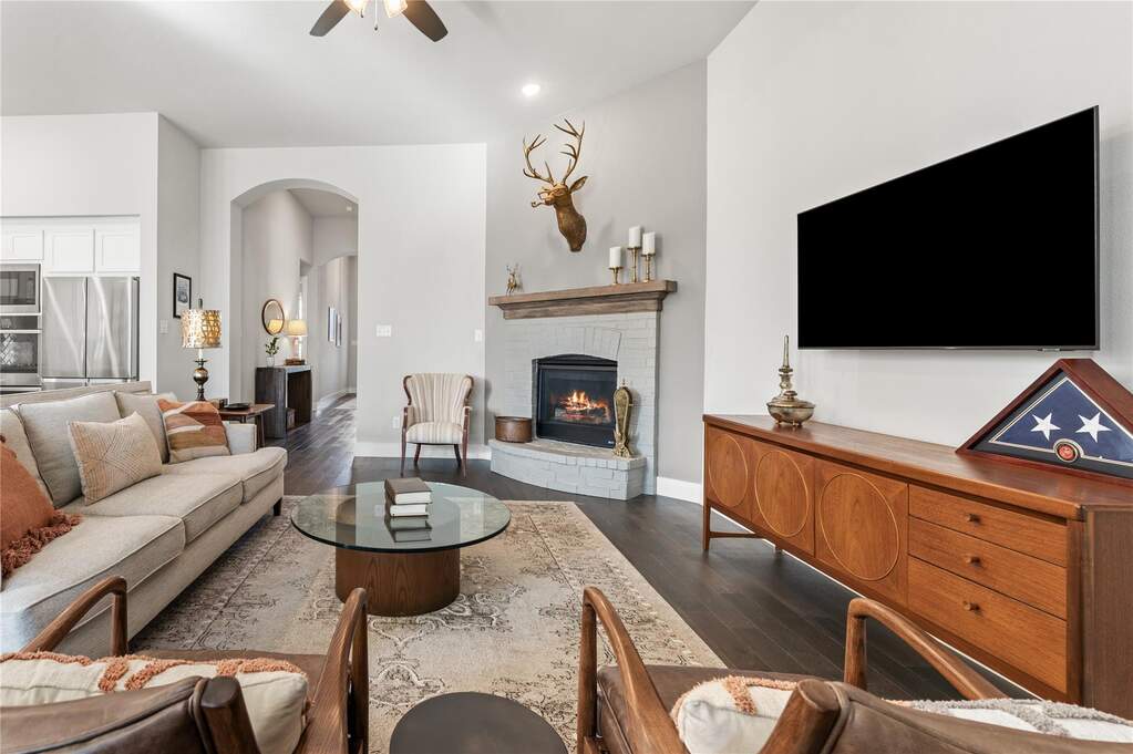 3 Bedroom Single Family Home/House's Image 11