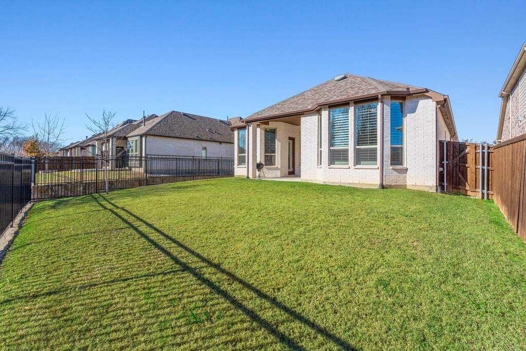 3 Bedroom Single Family Home/House's Image 31