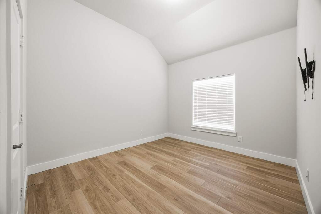 4 Bedroom Single Family Home/House's Image 10