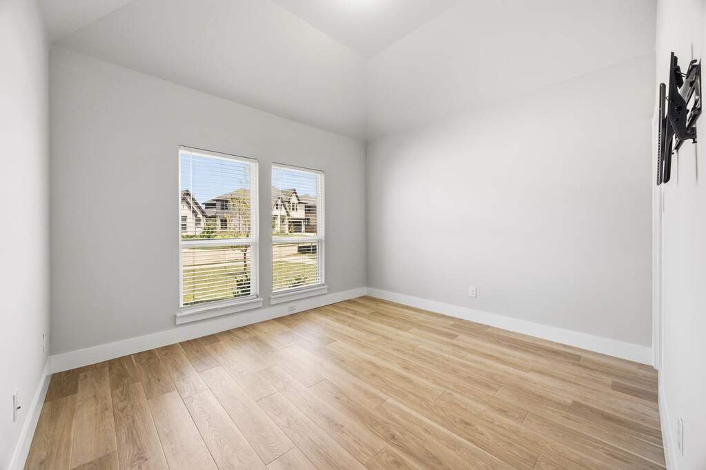 4 Bedroom Single Family Home/House's Image 11