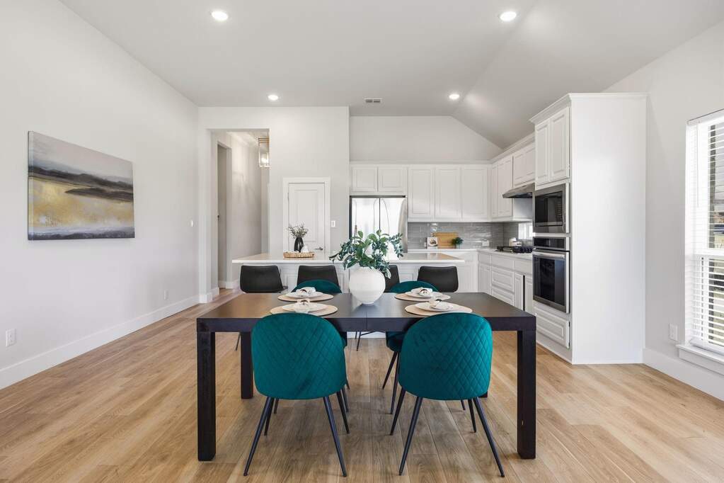 4 Bedroom Single Family Home/House's Image 3