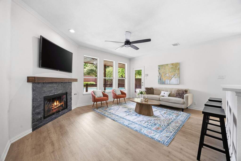 4 Bedroom Single Family Home/House's Image 8
