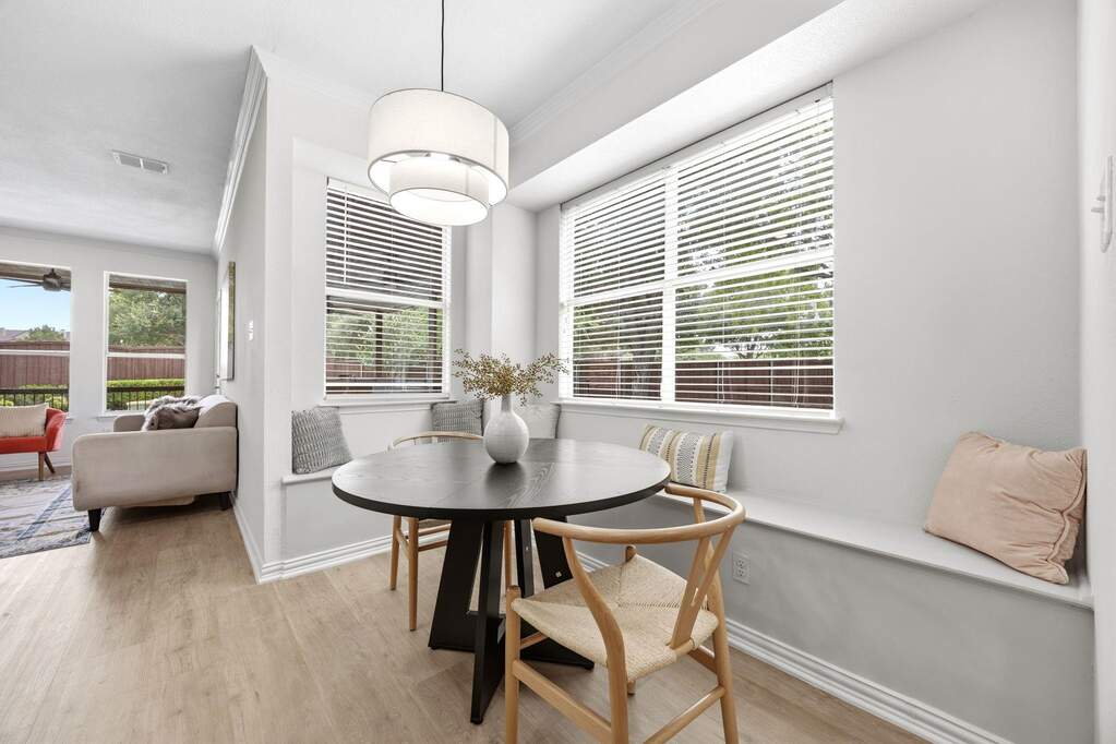 4 Bedroom Single Family Home/House's Image 9