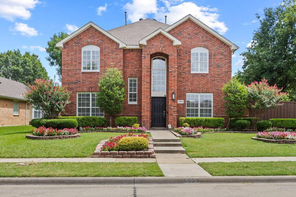 4 Bedroom Single Family Home/House's Image 3