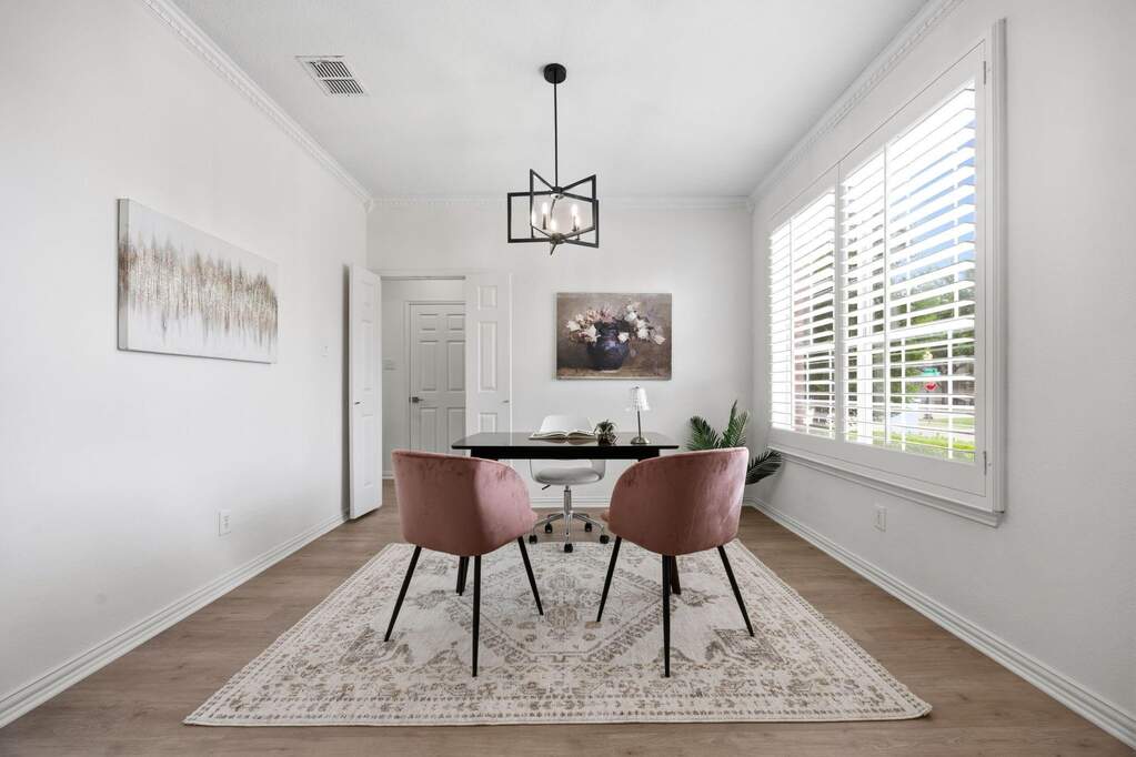 4 Bedroom Single Family Home/House's Image 5