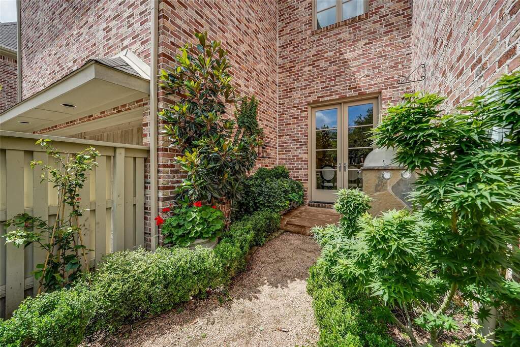 3 Bedroom Villa/Townhouse's Image 19