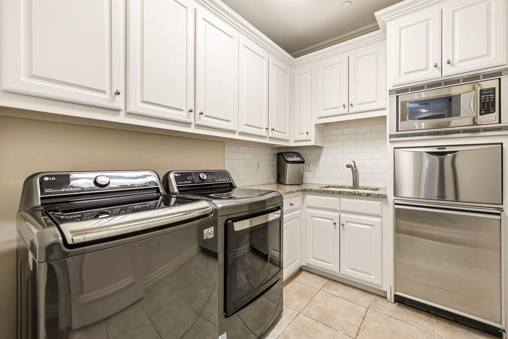 3 Bedroom Villa/Townhouse's Image 27